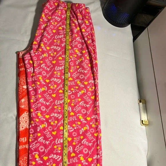 🚫SOLD 🚫2 pcs. 100% polyester Pajamas Large NWOT - Picture 2 of 6